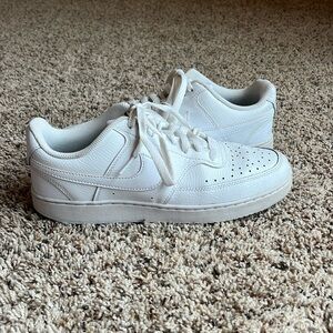 Nike court visions women’s size 7.5 low